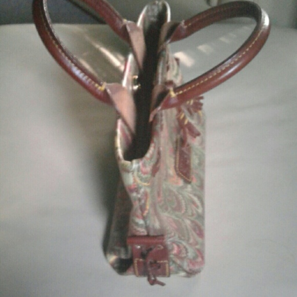 New Dooney and Bourke purse - Picture 3 of 4